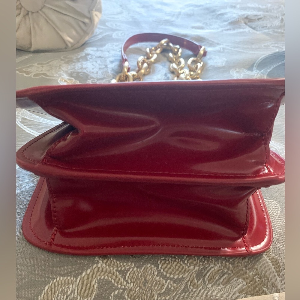 Patent Red Shoulder Bag with Gold Link Chain - Picture 7 of 8
